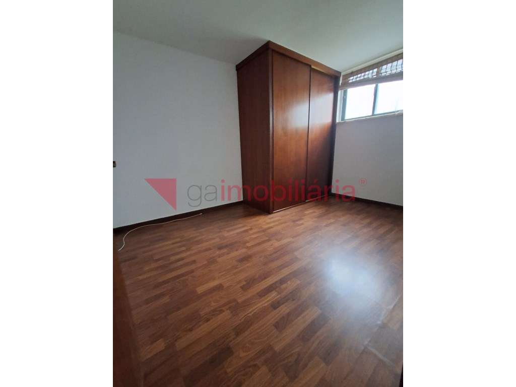 Apartamento T2+2 em Paredes, Alenquer-8