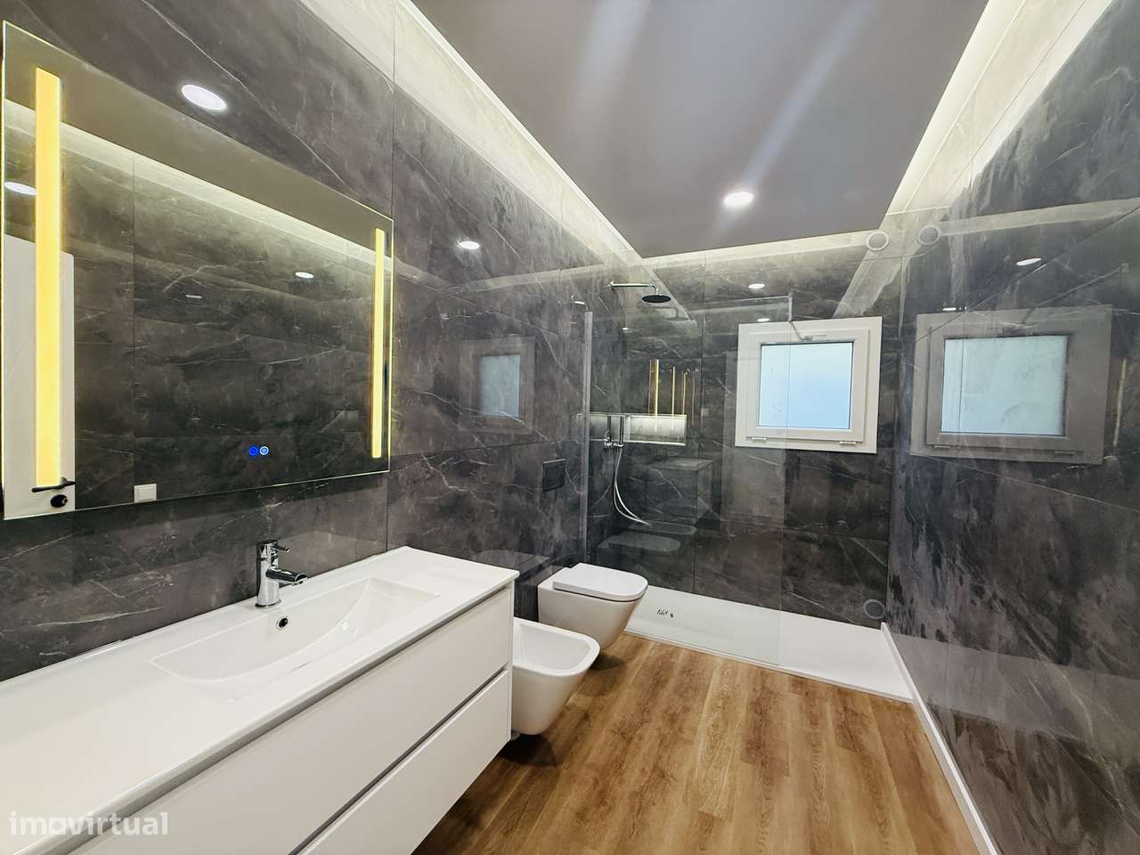 Moradia T4 térrea Fernão Ferro Pinhal do General-19