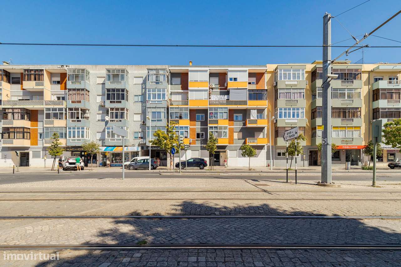 LARANJEIRO AVENIDA - T2 transformado em T2+1-1