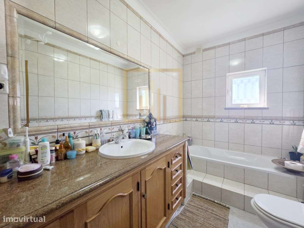 Moradia T4 de Excelência em Lagoa - Espaço, Conforto e Privacidade ...-54