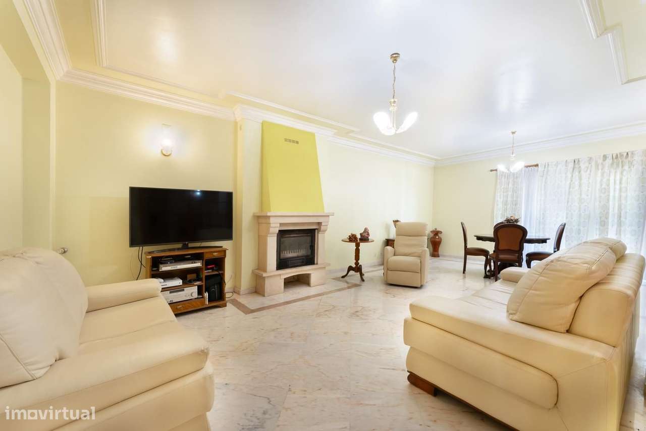 Moradia Geminada T5 + 2 com estacionamento, Alcabideche, Cascais - Grande imagem: 5/42