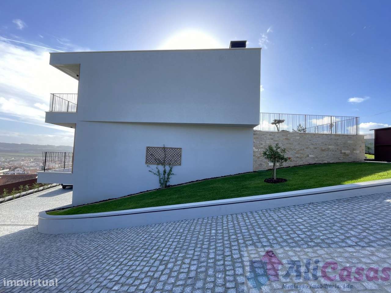 **Apartamento Único à Venda com vista para a Baía**-15