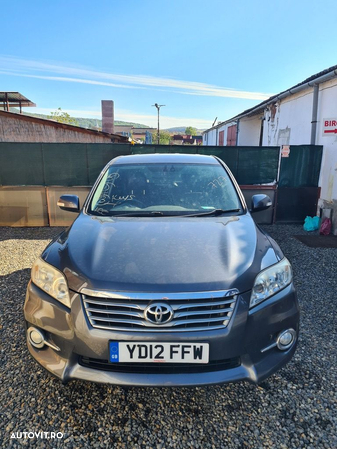 Dezmembrez Toyota RAV 4 III Facelift 2.2 Diesel - 2