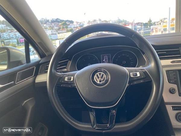 VW Passat 1.6 TDI Confortline - 19