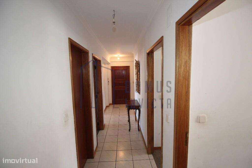 Apartamento T3 em plena Av Cidade de Zamora com vista do Castelo de Br-18
