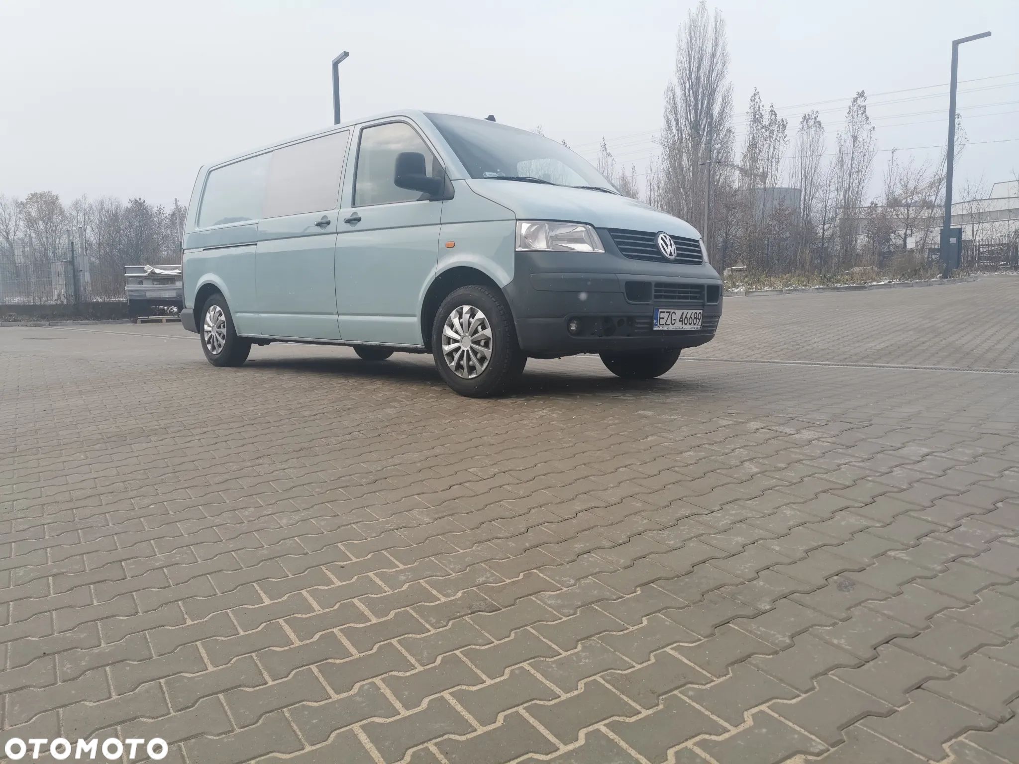 Volkswagen Transporter - 1