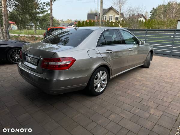 Mercedes-Benz Klasa E 200 CDI DPF BlueEFFICIENCY Automatik - 6