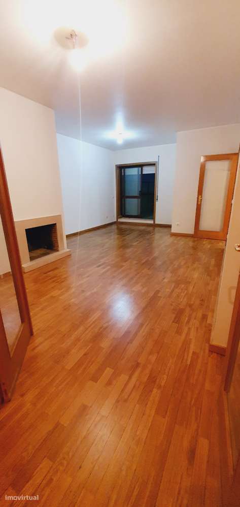 Apartamento T2 c/Lug de garagem - Gondomar, DºBrasas-15