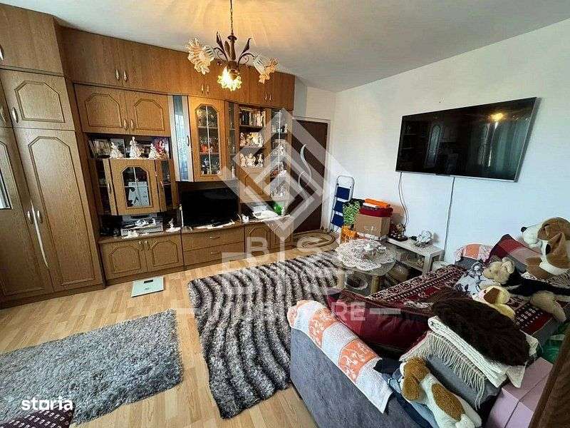 Apartament 3 camere, etaj 3 - zona Decebal - Imagine principală: 1/6
