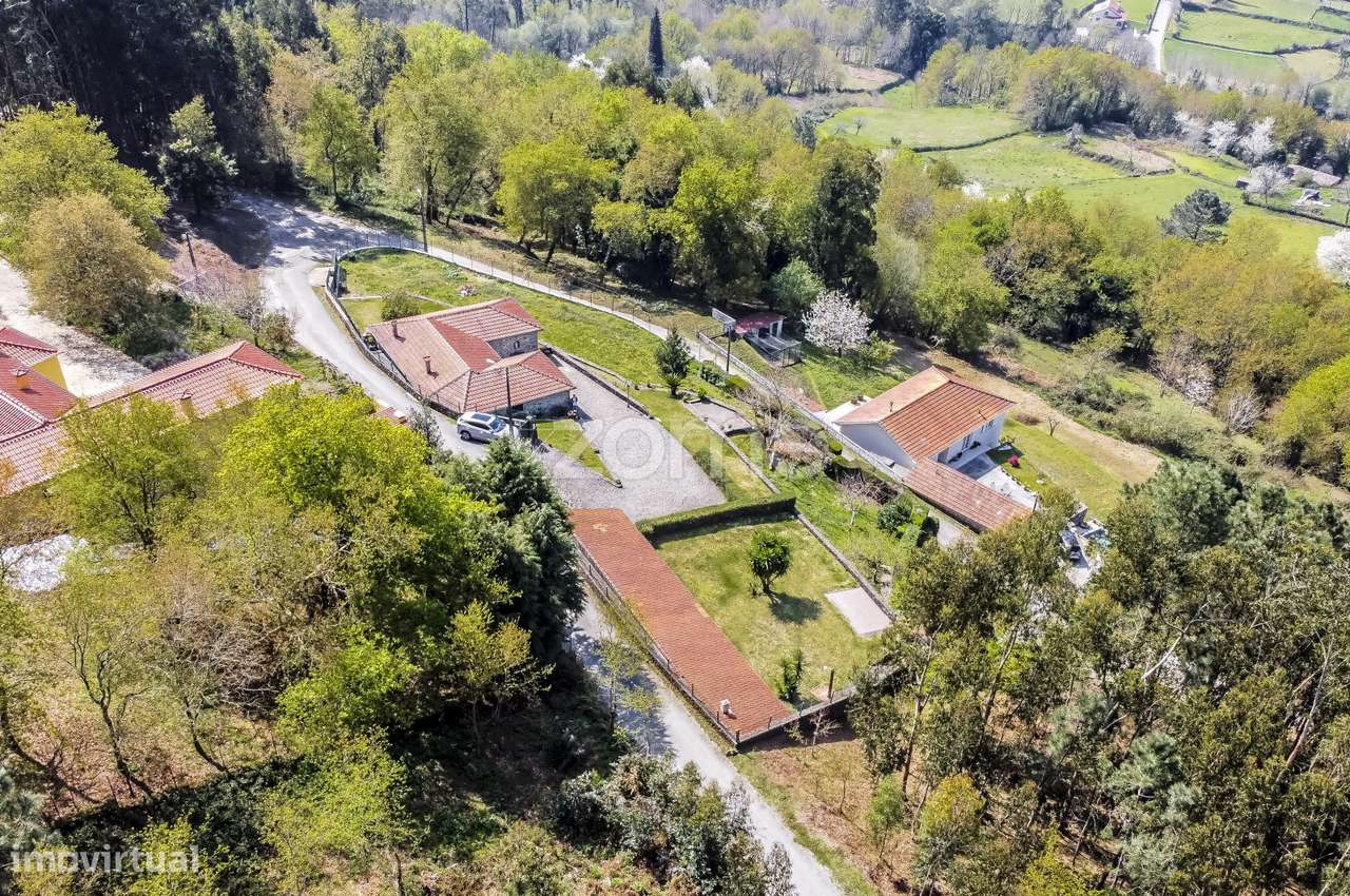 Moradia T4 Infesta Paredes De Coura