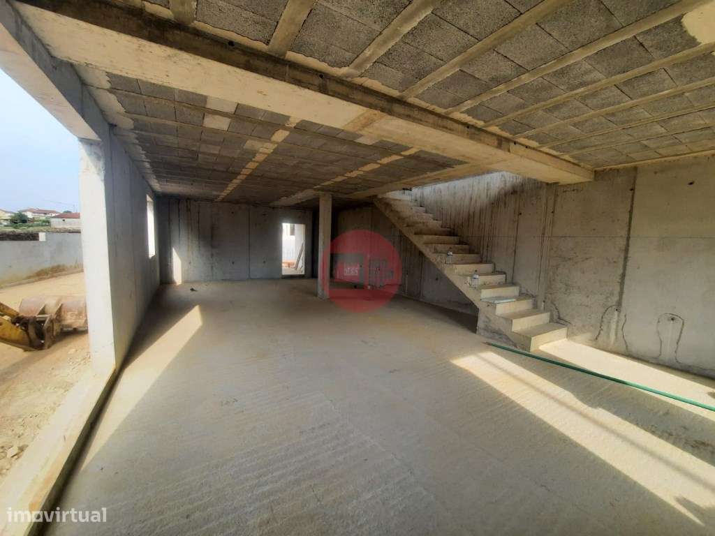 Moradia T3 , em fase de construção em Macieira de Rates - Grande imagem: 2/8