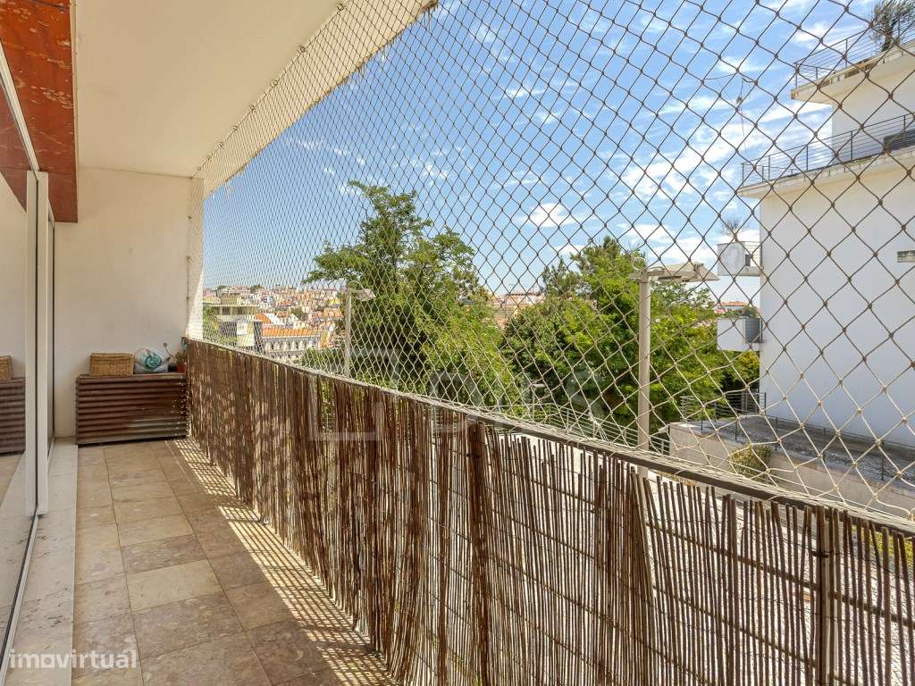 Apartamento T3 com varanda, na Estrela-24
