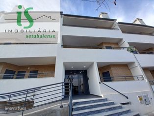 APARTAMENTO T3 DUPLEX EM SOBRAL DE MONTE AGRAÇO (2º ANDAR COM ELEVAD