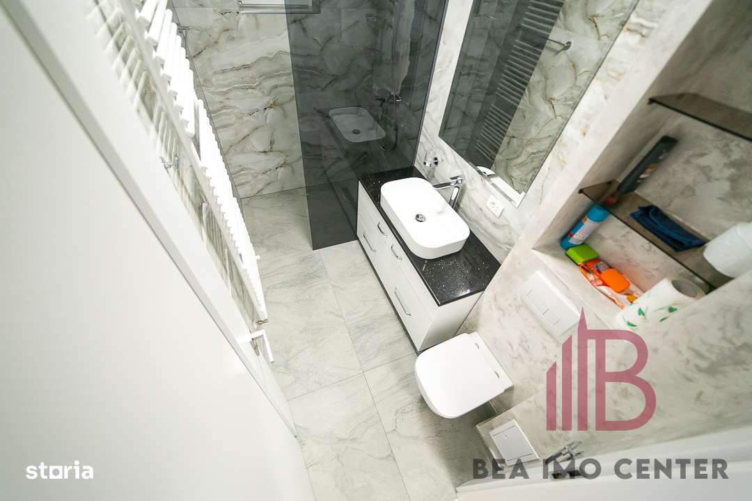 Apartament 3 camere , renovat complet, etaj 1, B-dul Revoluției-7