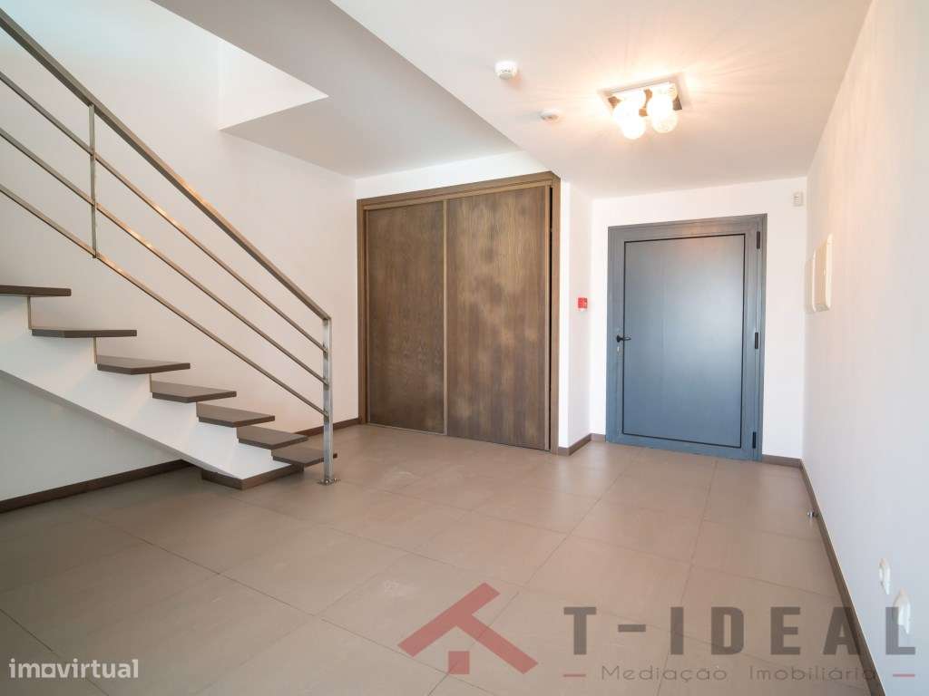 Moradia T4 Moderna Vista Mar-26