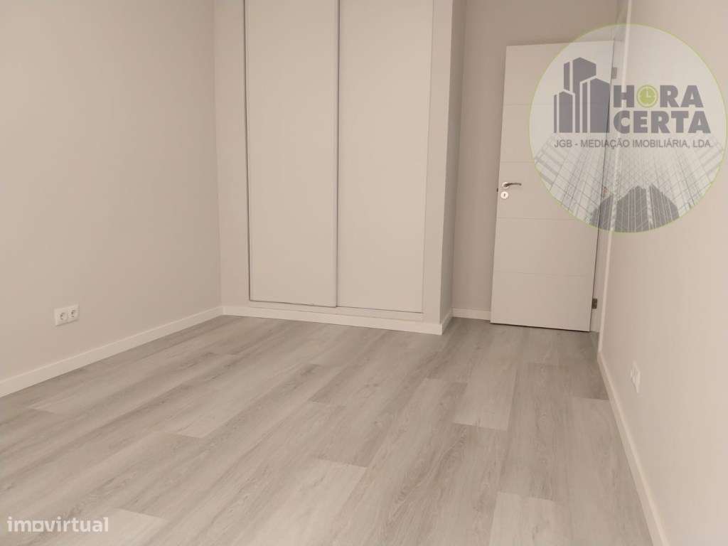 Apartamento T2 em Corroios!-17