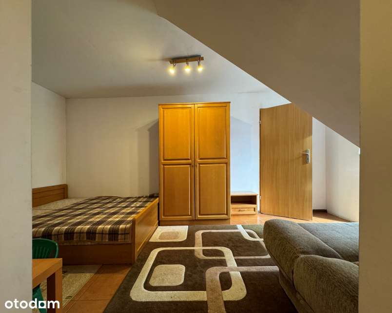 Dom z sześcioma apartamentami-13