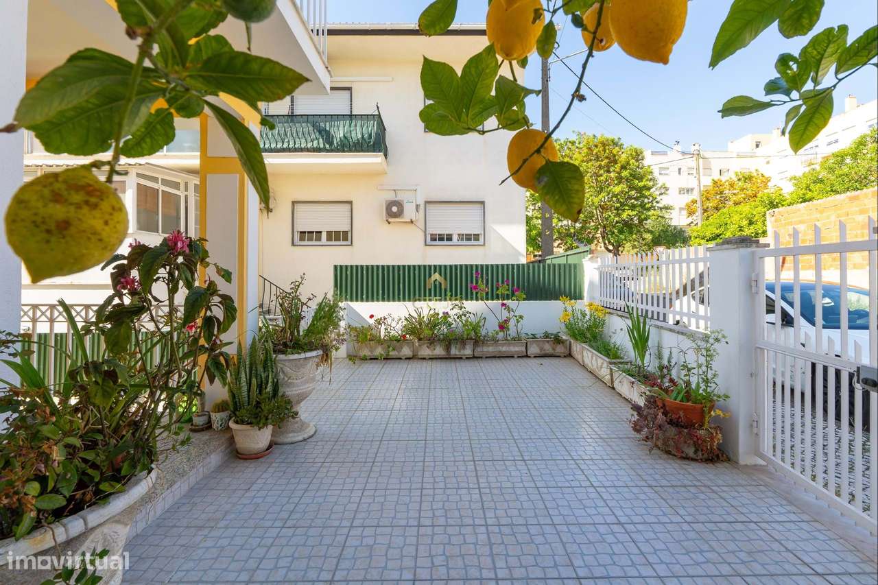 Fantastica Moradia T6 São João da Talha-33