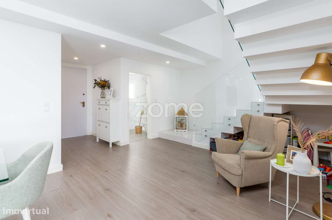 Moradia T4 Bª São Sebastião - Famões-9