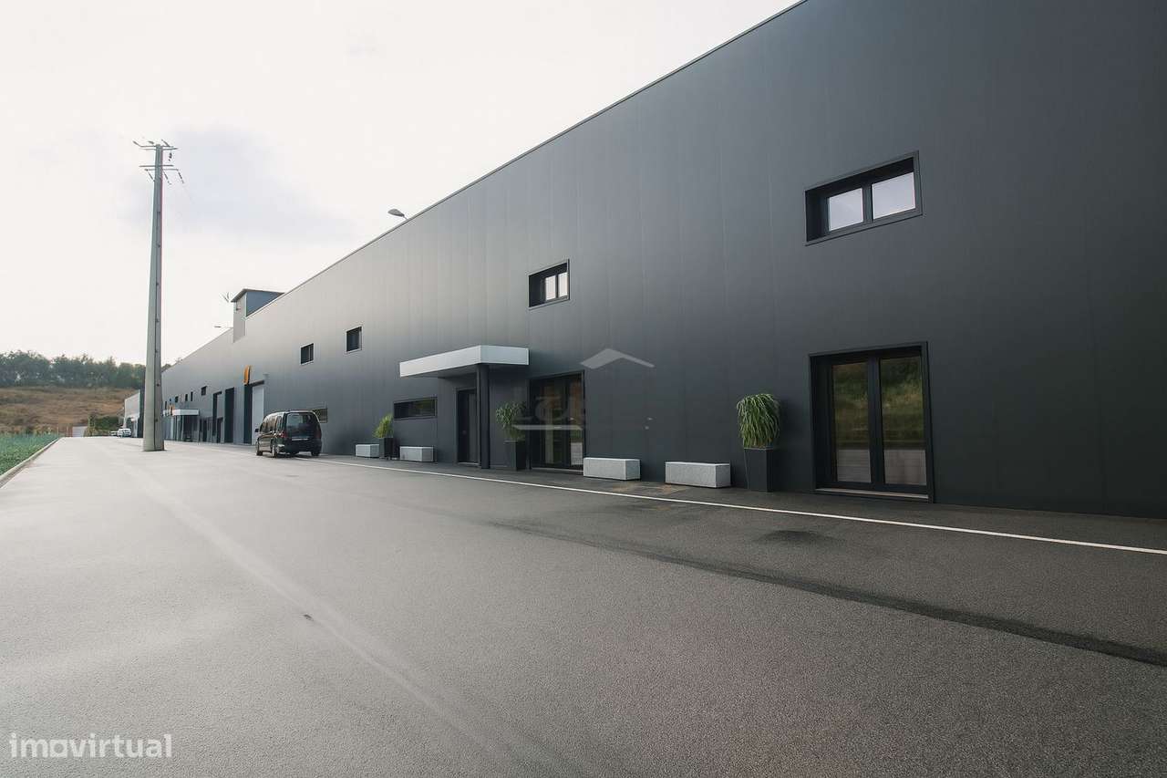 Armázem novo em Castelo de Paiva incerido em Parque empresencial - Grande imagem: 2/18
