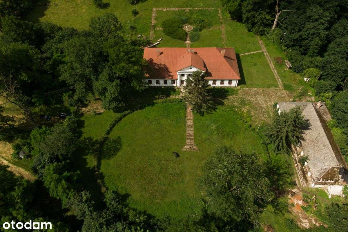 Zabytkowy Xix w. dwór w Rożnowie nad Dunajcem-11