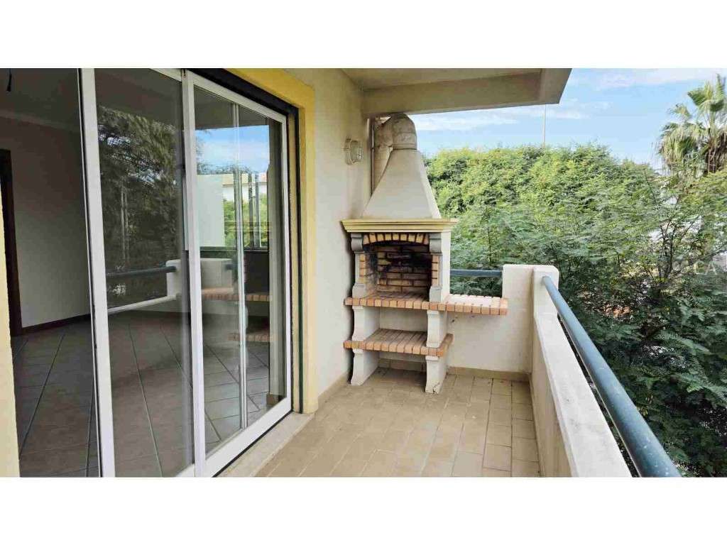 Apartamento T2 na Rua do Estádio em Albufeira - Grande imagem: 2/13