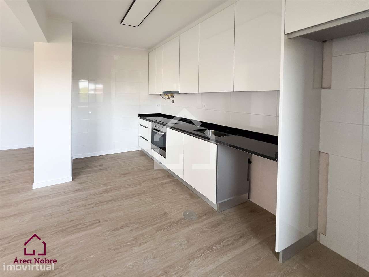 Renovado Apartamento T2 para Arrendamento - Grande imagem: 2/17