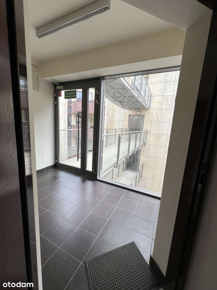 Na sprzedaż apartament w samym Centrum!-16