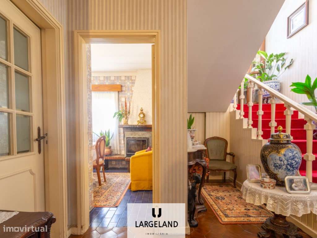 Moradia isolada T4 em Arrifana-5