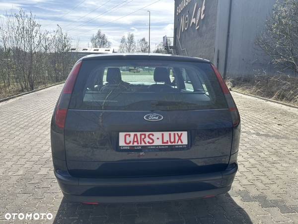 Ford Focus 2.0 Ghia - 5