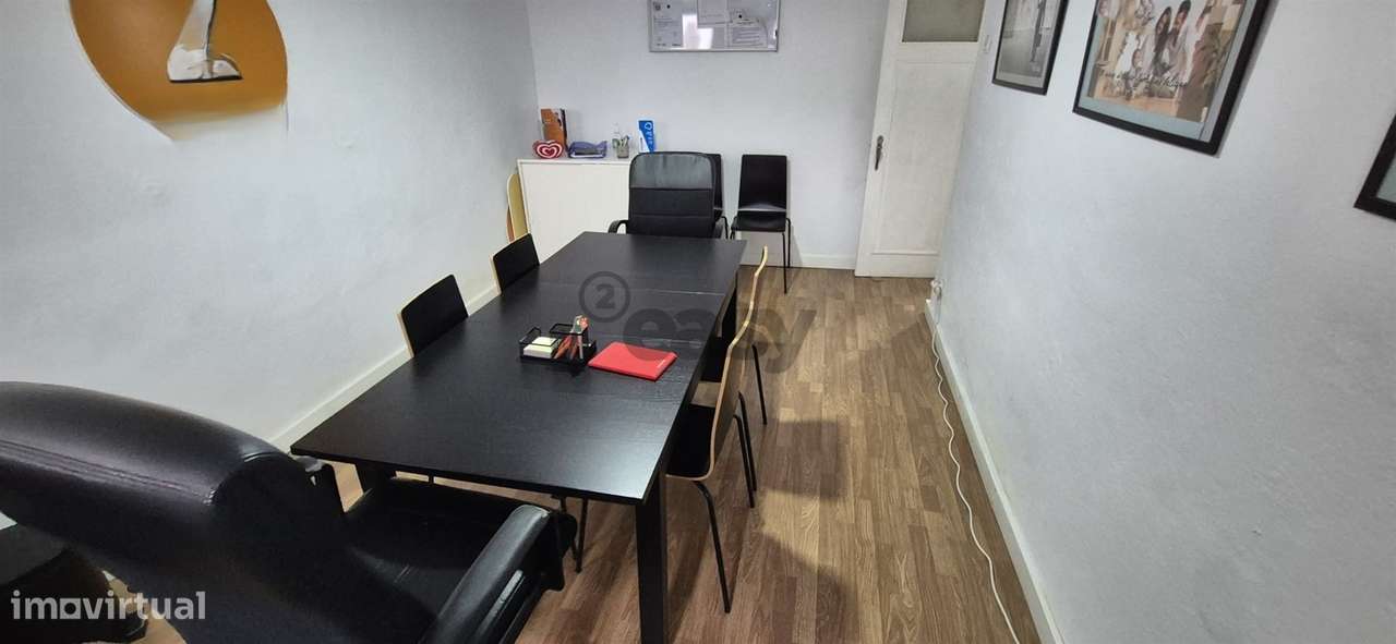 Loja com 66m2 na Venteira junto Igreja-7