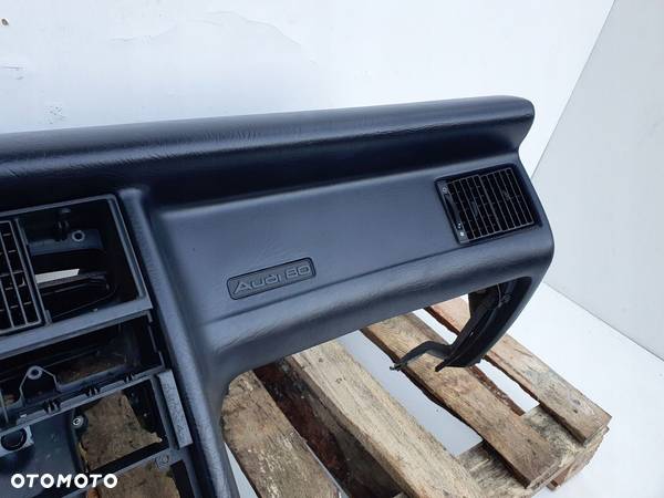 Audi 80 B4 91-96r DESKA ROZDZIELCZA KONSOLA EUROPA - 3