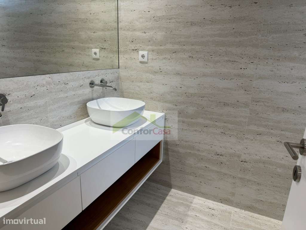 Moradias Luxuosas Novas T3 em Palmeira - Braga, com Jardim e Suítes-24