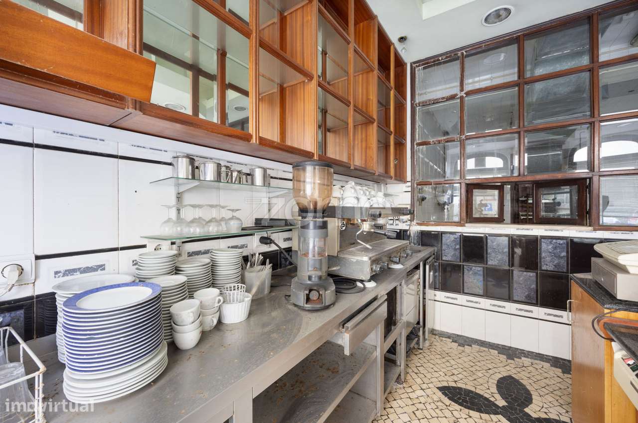 Loja perto da praia da Nazaré-10