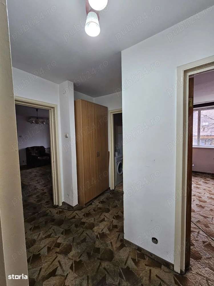 Apartament 3 camere de vanzare Gorjului