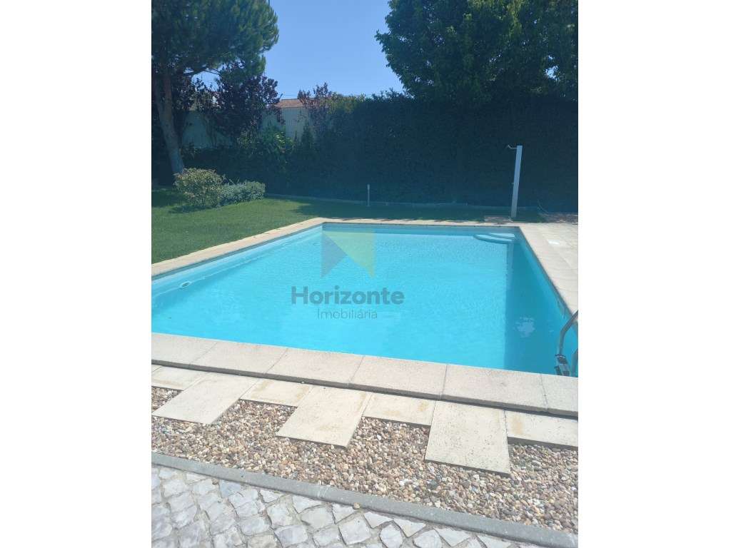 Moradia T3 com Piscina em condomínio junto ao Meco - Grande imagem: 5/36