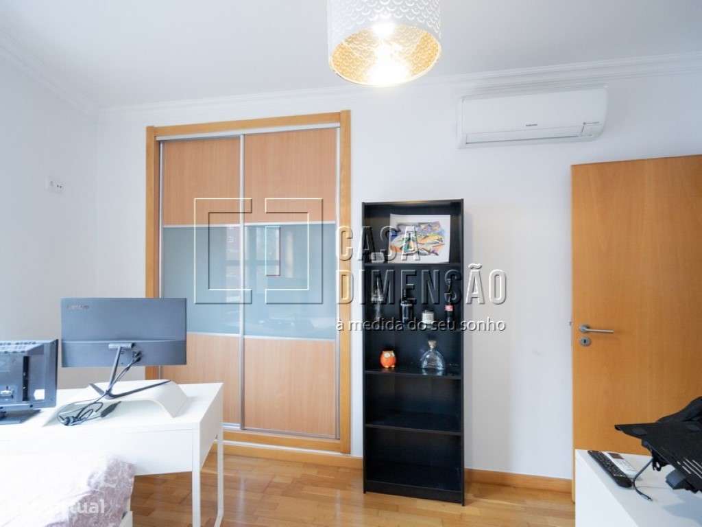 Apartamento de tipologia T2 na Serra de Carnaxide, como NOVO!!-39