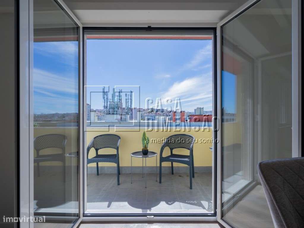 Apartamento T3 com Varanda em Benfica - Totalmente Mobilado e Pront...-0