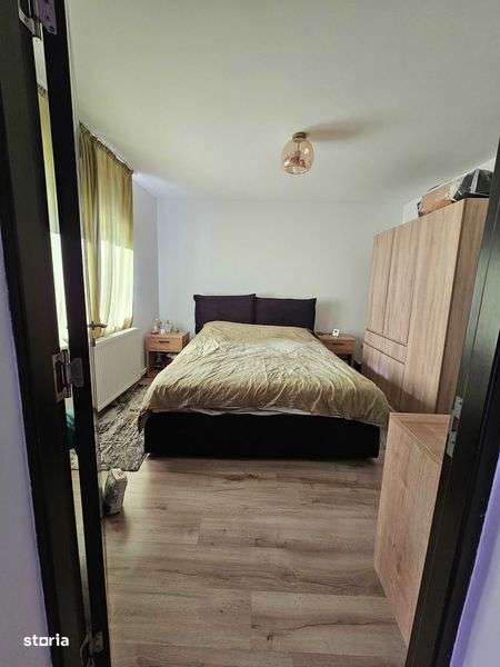 Casa cu teren de vanzare - Imagine principală: 5/8