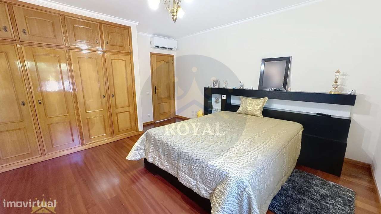 Moradia Isolada T4 em Arrifana –-30