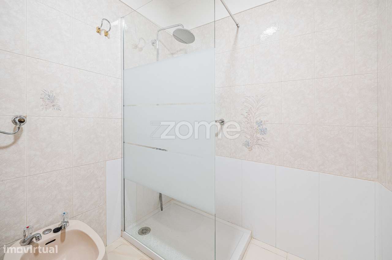 Apartamento T2 na Tapada das Mercês-20