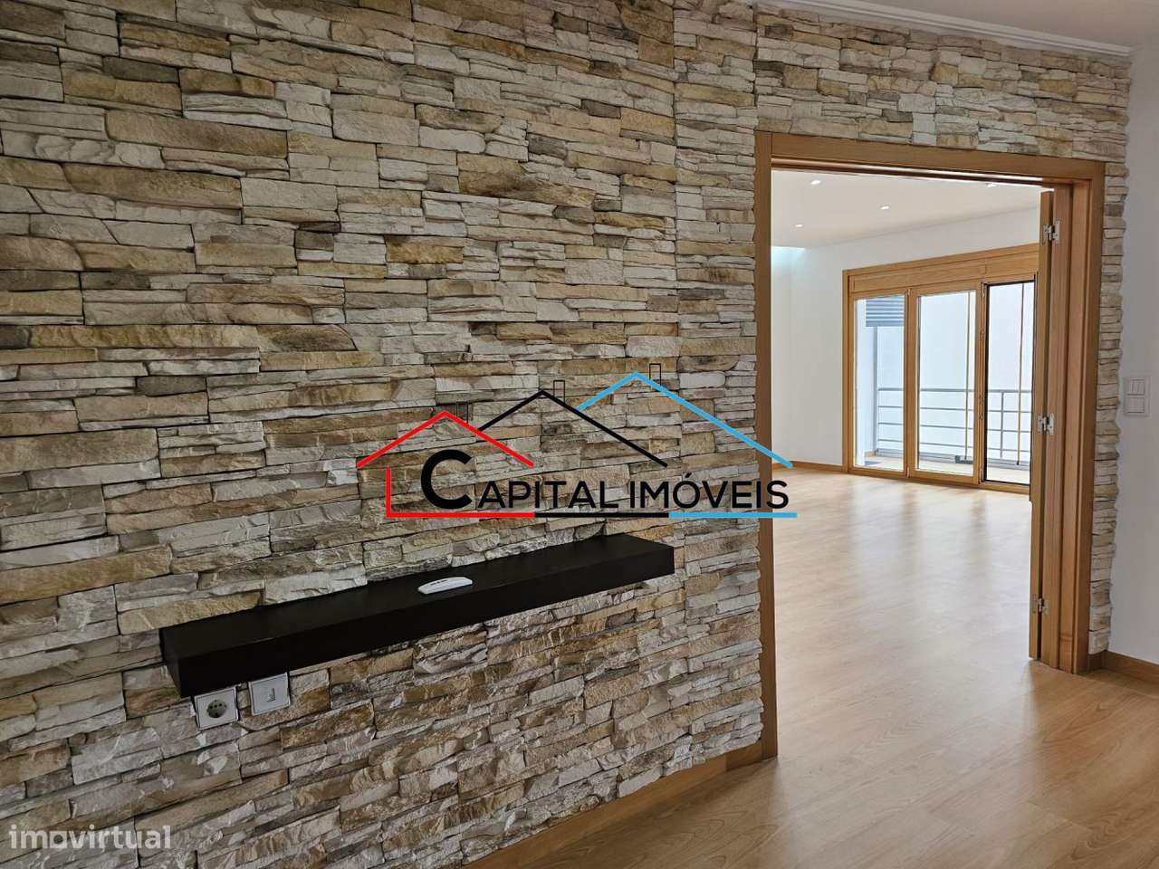 T3 com 4 Parqueamentos e Vista Desafogada-9