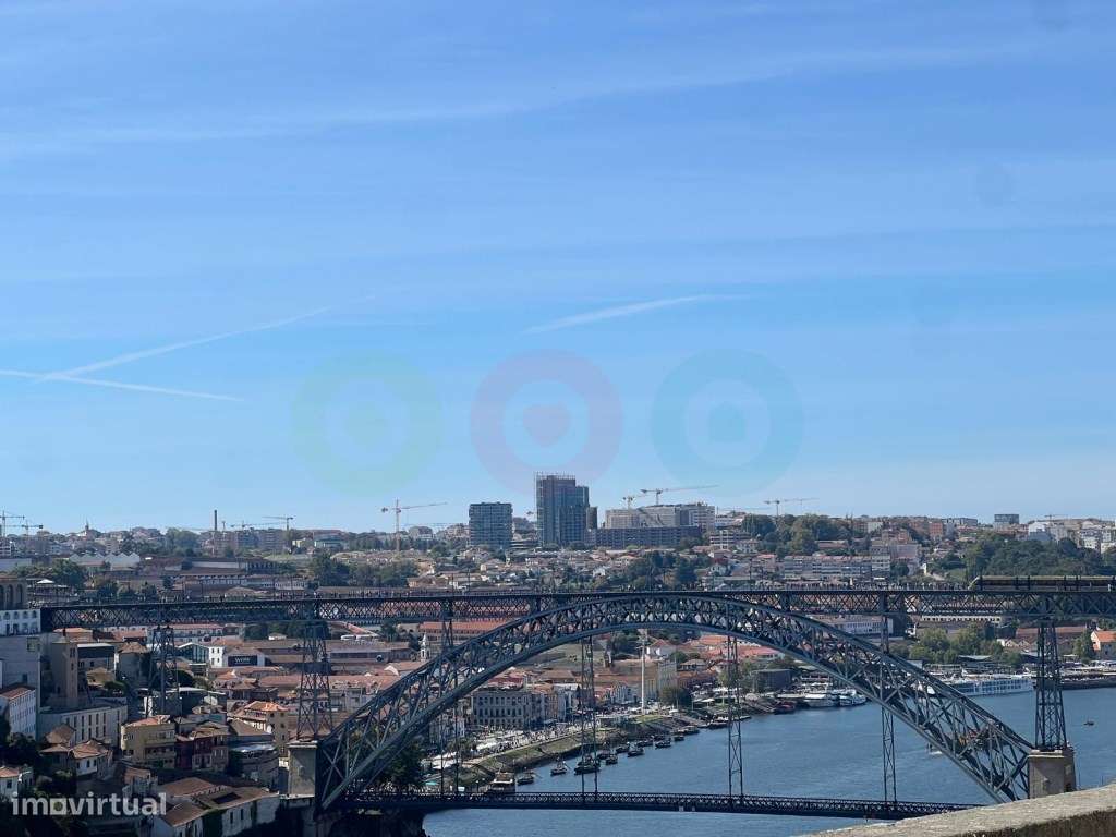 Apartamento T3 no Passeio das Fontaínhas, Centro do Porto-0