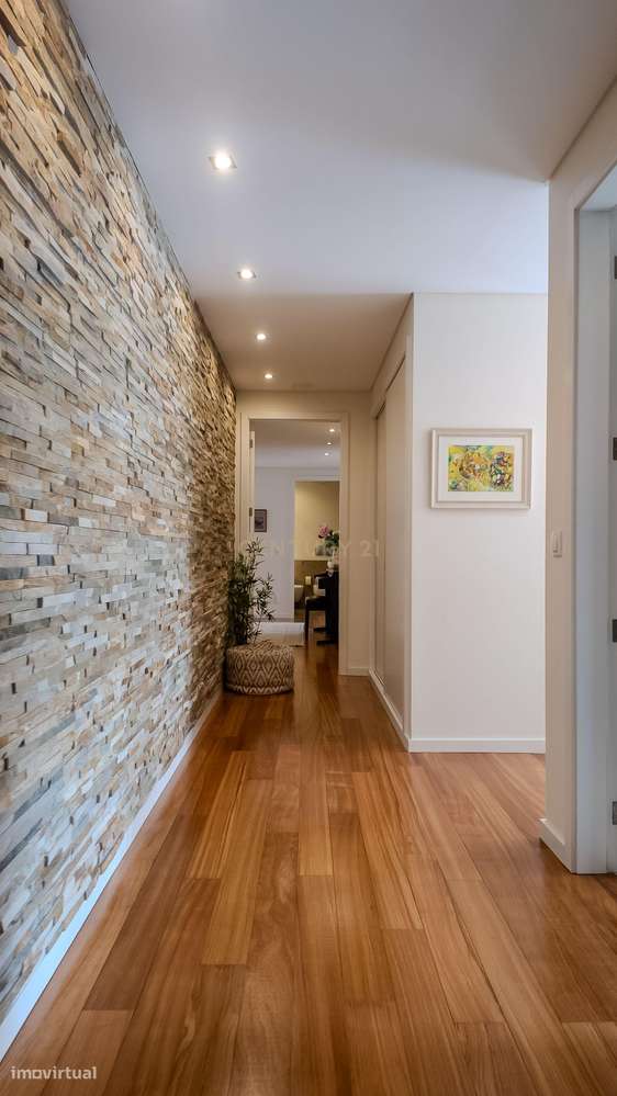 Apartamento T3 com Terraço, Varanda, Garagem | Último andar em Paranho - Grande imagem: 4/39