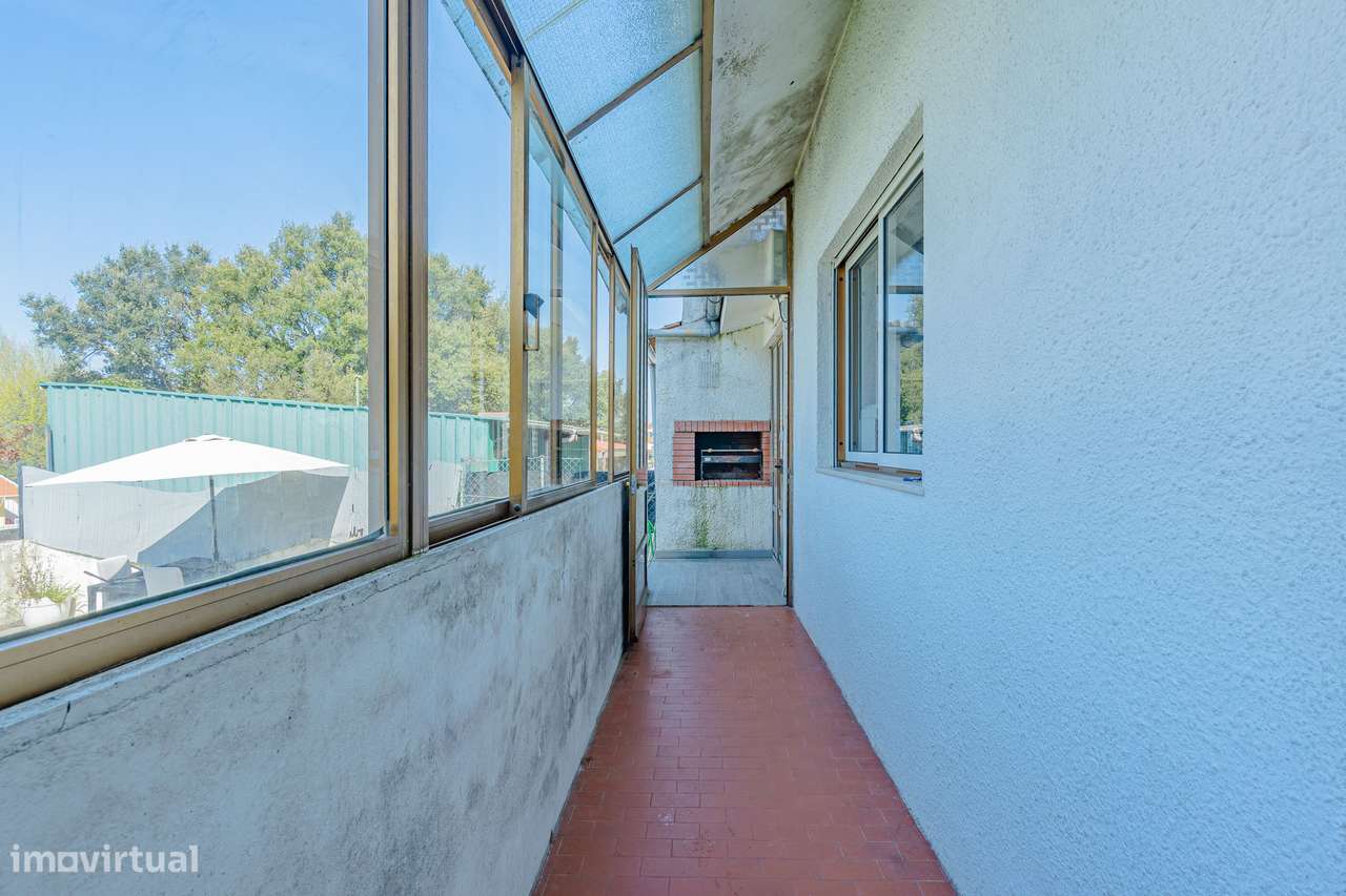 T3 Geminada com jardim, terraço e garagem em Canelas-31