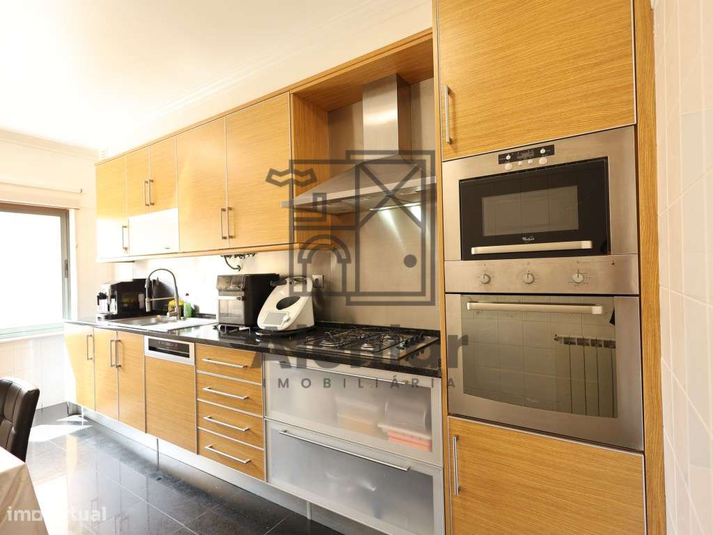 T2 no Carregado - Condominio Fechado-7