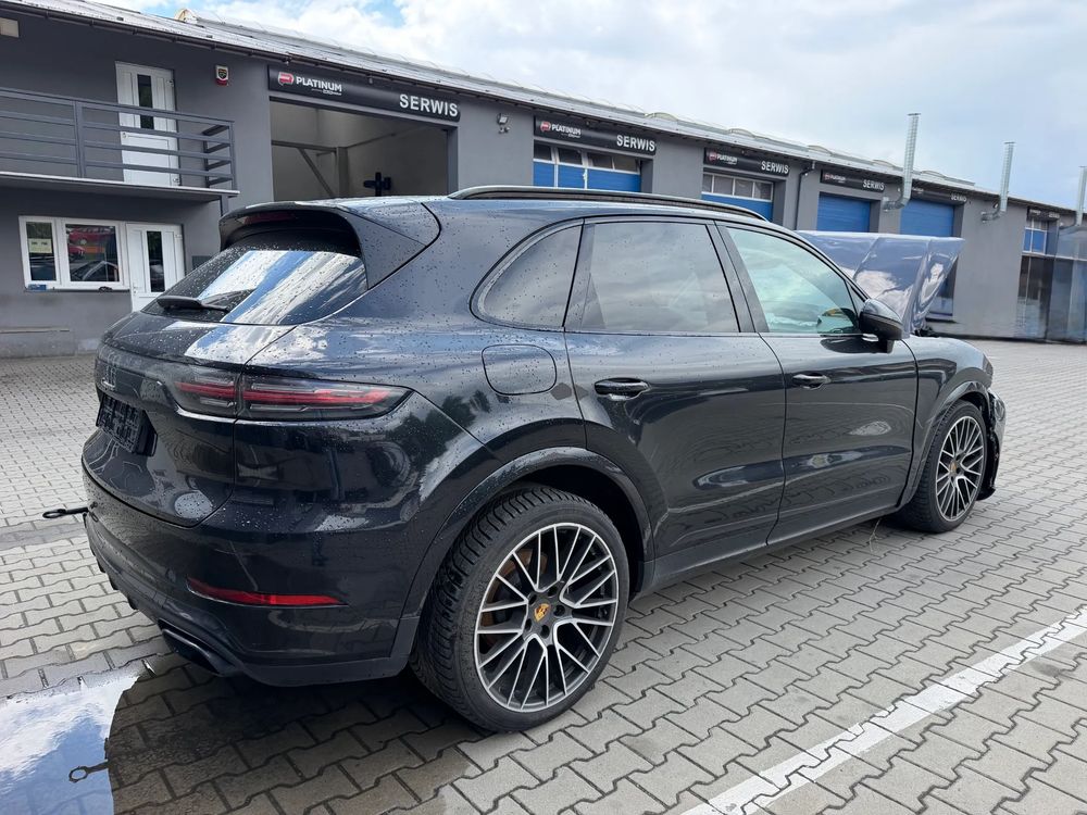 Porsche Cayenne III (2017-) Tiptronic S 2017