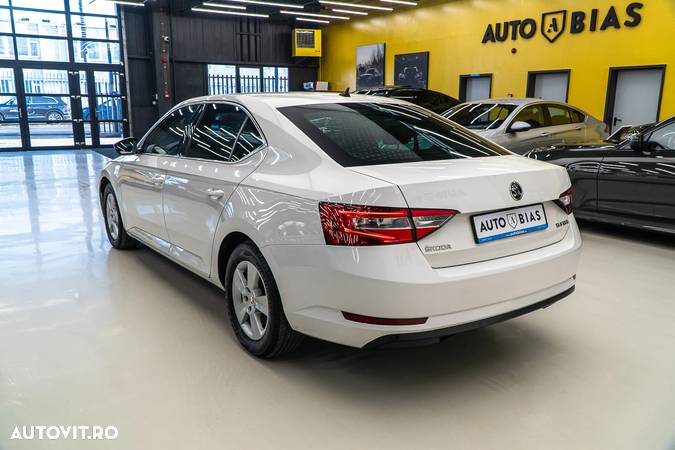 Skoda Superb 1.6 TDI Ambition - 6