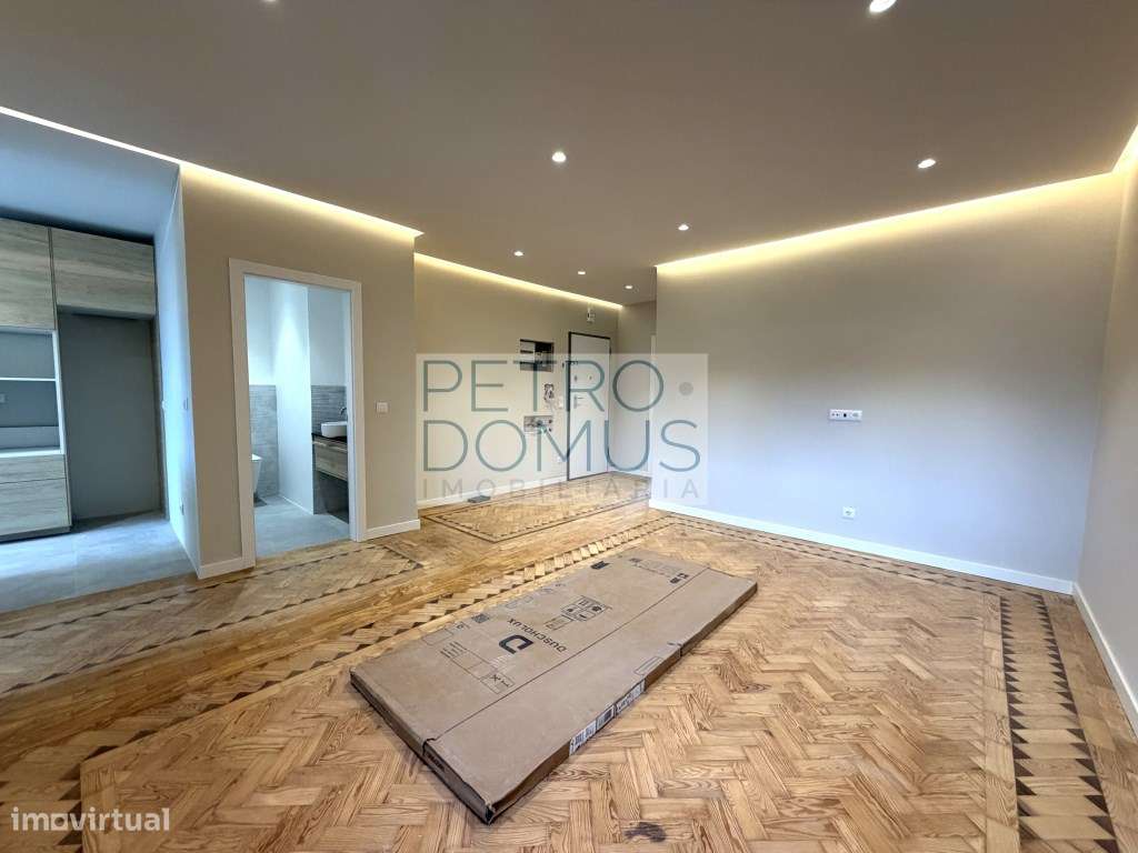 T2 TOTALMENTE REMODELADO EM CONDOMÍNIO COM PISCINA - PENHA DE FRANÇA-12