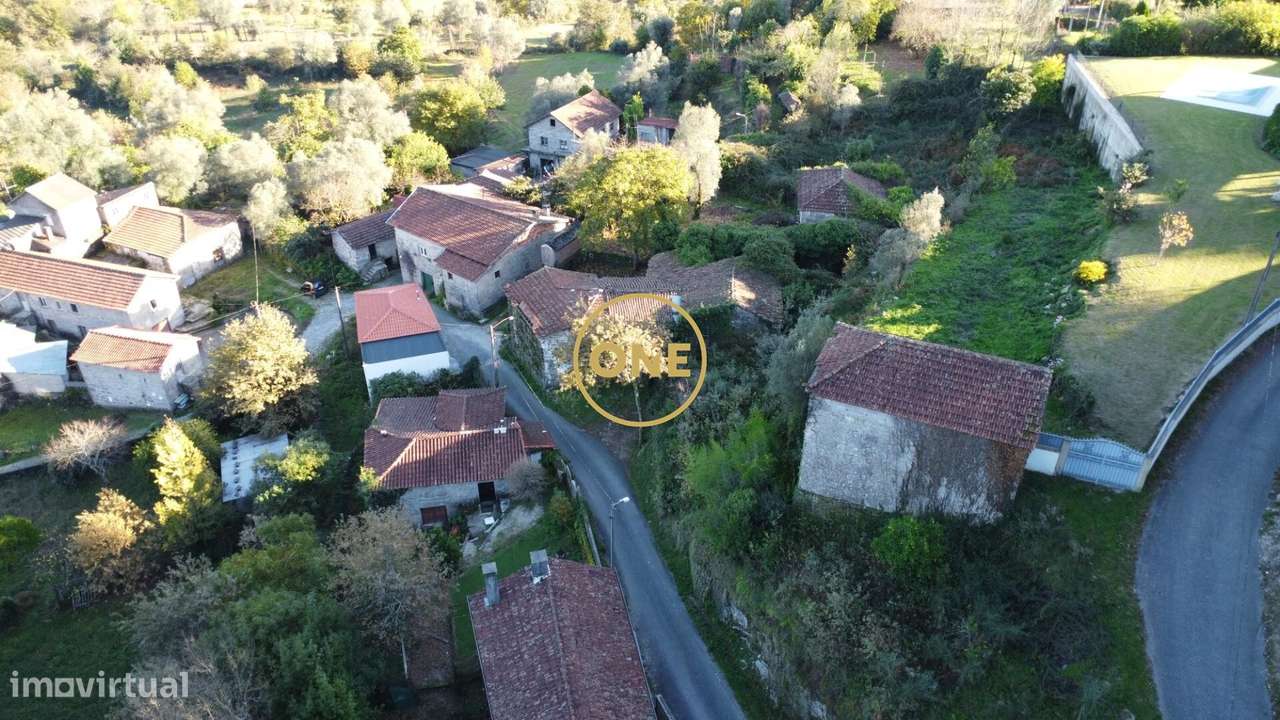 Ruína para Recuperar em Passô - Vila Verde - Grande imagem: 4/25